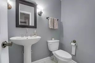9031 Shady Dr, Hickory Hills, IL 60457 - Photo 12