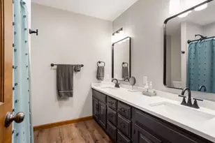 2740 S Forrest Green Dr, Decatur, IL 62521 - Photo 32