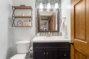 2740 S Forrest Green Dr, Decatur, IL 62521 - Photo 44