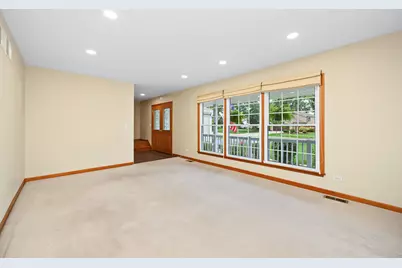 567 Hamilton Avenue, Westmont, IL 60559 - Photo 8