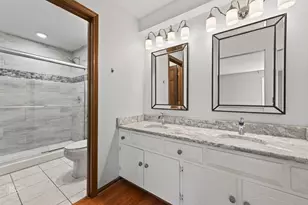 683 Honeysuckle Ln, Naperville, IL 60540 - Photo 8