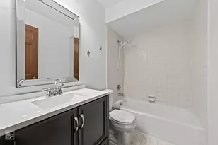 683 Honeysuckle Ln, Naperville, IL 60540 - Photo 10