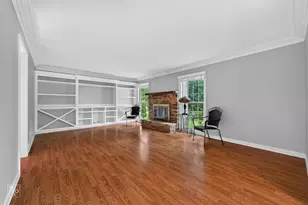 683 Honeysuckle Ln, Naperville, IL 60540 - Photo 6