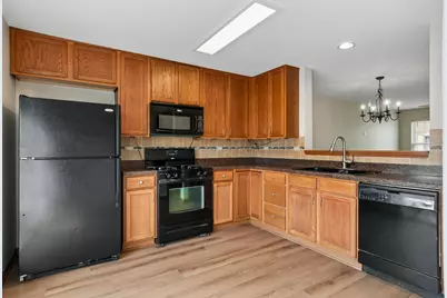 584 Lincoln Station Drive, Oswego, IL 60543 - Photo 6