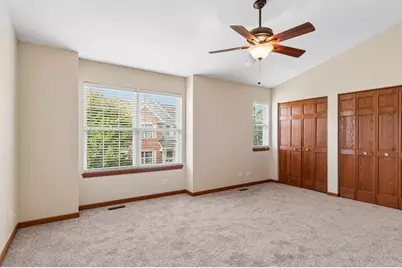 584 Lincoln Station Drive, Oswego, IL 60543 - Photo 10