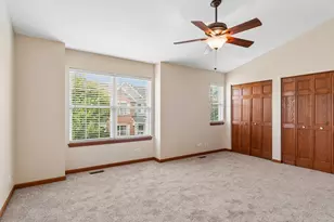 584 Lincoln Station Dr, Oswego, IL 60543 - Photo 10