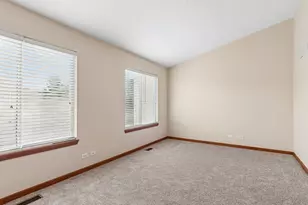 584 Lincoln Station Dr, Oswego, IL 60543 - Photo 8
