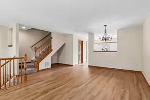 584 Lincoln Station Dr, Oswego, IL 60543 - Photo 4