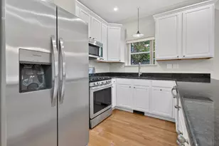 2136 W Evergreen Ave, Chicago, IL 60622 - Photo 8