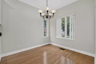 2136 W Evergreen Ave, Chicago, IL 60622 - Photo 10