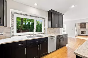 2752 Wendy Dr, Naperville, IL 60565 - Photo 8
