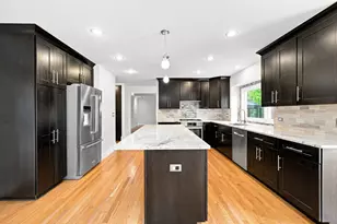 2752 Wendy Dr, Naperville, IL 60565 - Photo 6