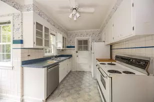 2701 W Fitch Ave, Chicago, IL 60645 - Photo 8