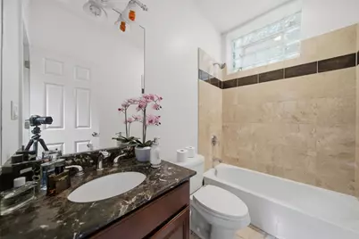 6528 N Francisco Avenue #1E, Chicago, IL 60645 - Photo 12