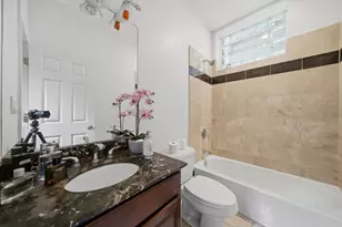 6528 N Francisco Ave, Chicago, IL 60645 - Photo 12