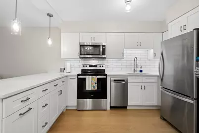 1560 N Sandburg Terrace #2109J, Chicago, IL 60610 - Photo 8