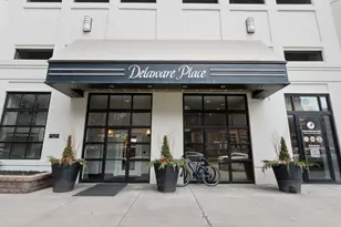 33 W Delaware Pl, Chicago, IL 60610 - Photo 2
