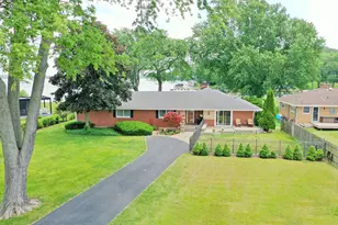 905 River Terrace Dr, Johnsburg, IL 60051 - Photo 1