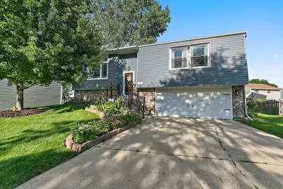 17 Joslyn Drive, Elgin, IL 60120 - Photo 1