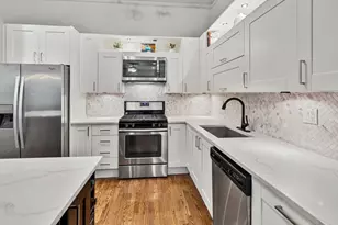 2626 N Lincoln Ave, Chicago, IL 60614 - Photo 4