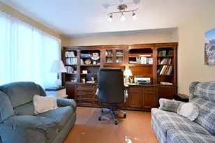 7821 Dorchester Ln, Darien, IL 60561 - Photo 6