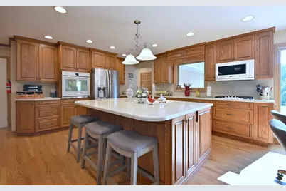 7821 Dorchester Lane, Darien, IL 60561 - Photo 20