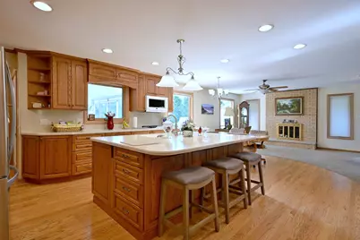 7821 Dorchester Lane, Darien, IL 60561 - Photo 22