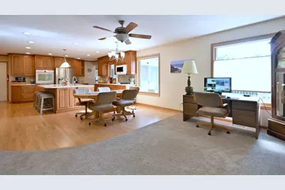 7821 Dorchester Lane, Darien, IL 60561 - Photo 16