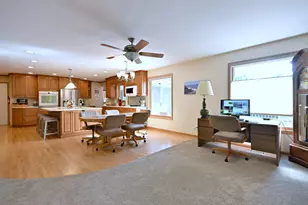 7821 Dorchester Ln, Darien, IL 60561 - Photo 16