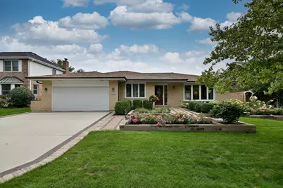 7821 Dorchester Lane, Darien, IL 60561 - Photo 2