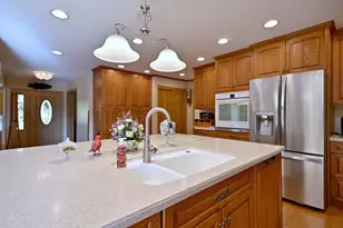 7821 Dorchester Ln, Darien, IL 60561 - Photo 24