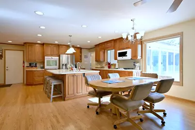 7821 Dorchester Lane, Darien, IL 60561 - Photo 18