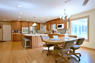 7821 Dorchester Ln, Darien, IL 60561 - Photo 18