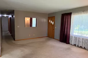 622 W Lincolnway Rd, Morrison, IL 61270 - Photo 2