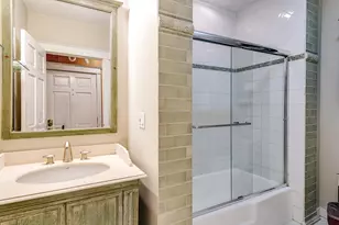 57 E Cedar St, Chicago, IL 60611 - Photo 44