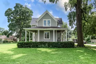 1961 Miner St, Des Plaines, IL 60016 - Photo 1