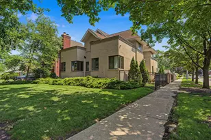 1915 S Washington Ave, Park Ridge, IL 60068 - Photo 4