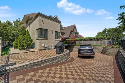 1915 S Washington Avenue, Park Ridge, IL 60068 - Photo 6