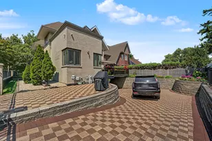 1915 S Washington Ave, Park Ridge, IL 60068 - Photo 6