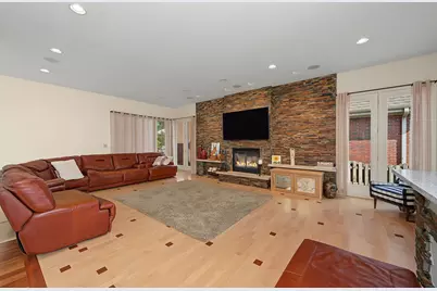 1915 S Washington Avenue, Park Ridge, IL 60068 - Photo 16