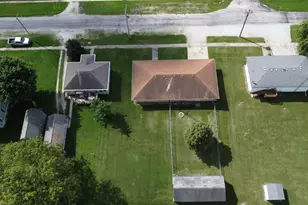 201 W Dorion St, Beaverville, IL 60912 - Photo 6