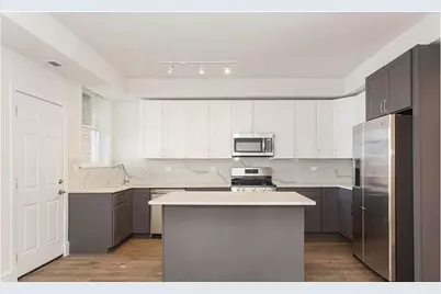 2537 N California Avenue #2, Chicago, IL 60647 - Photo 2
