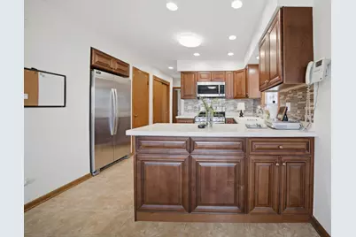 6428 W 85 Street, Burbank, IL 60459 - Photo 2