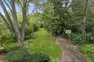 1721 Parkview Ave, Rockford, IL 61107 - Photo 2