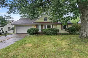 1721 Parkview Ave, Rockford, IL 61107 - Photo 1