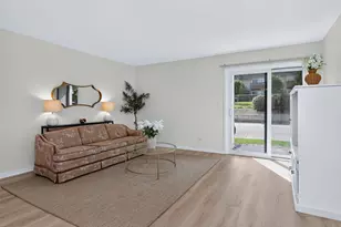7353 Blackburn Ave, Downers Grove, IL 60516 - Photo 6