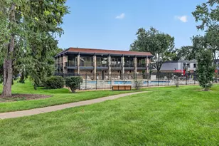 7353 Blackburn Ave, Downers Grove, IL 60516 - Photo 14
