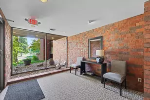 107 N Elm St, Champaign, IL 61820 - Photo 6