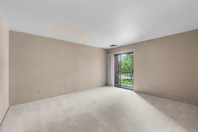 107 N Elm Street #205, Champaign, IL 61820 - Photo 26