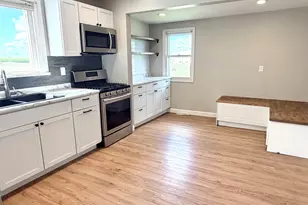 82 N 23rd Rd, Peru, IL 61354 - Photo 12